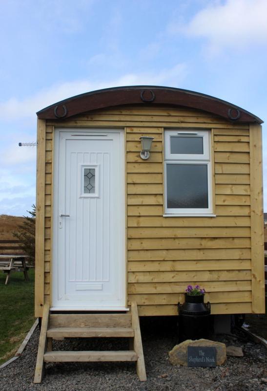 Hillside Camping Pods And Shepherd'S Hut Wick  Exterior foto
