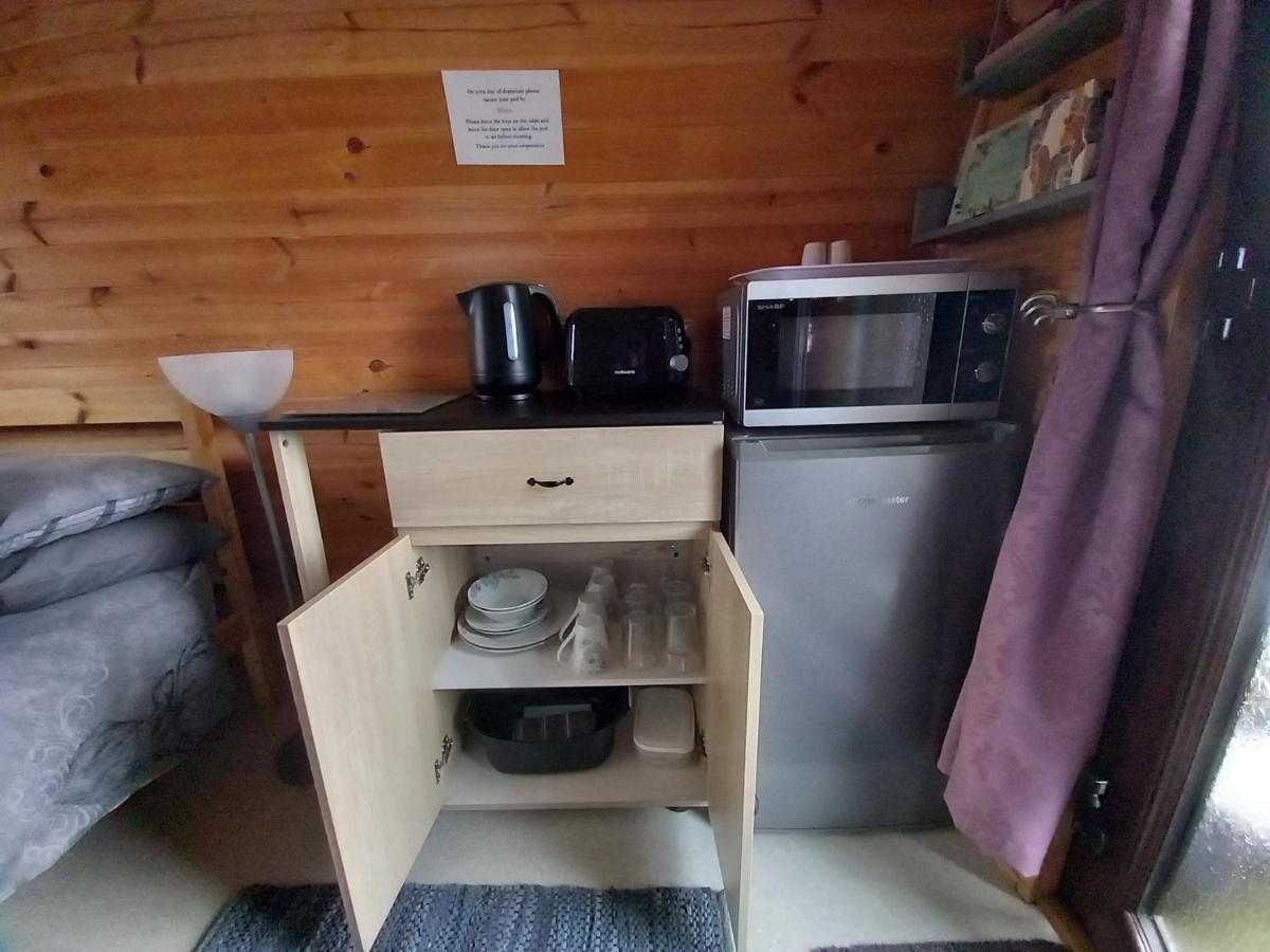 Hillside Camping Pods And Shepherd'S Hut Wick  Zimmer foto